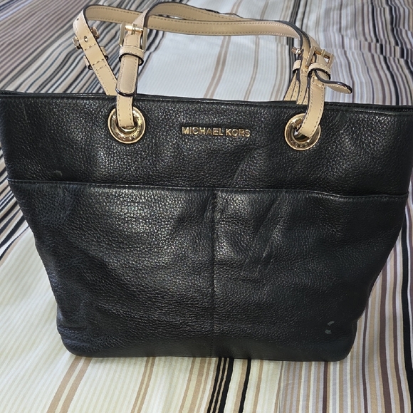 Michael Kors Black and Tan Tote Bag - Picture 11 of 17